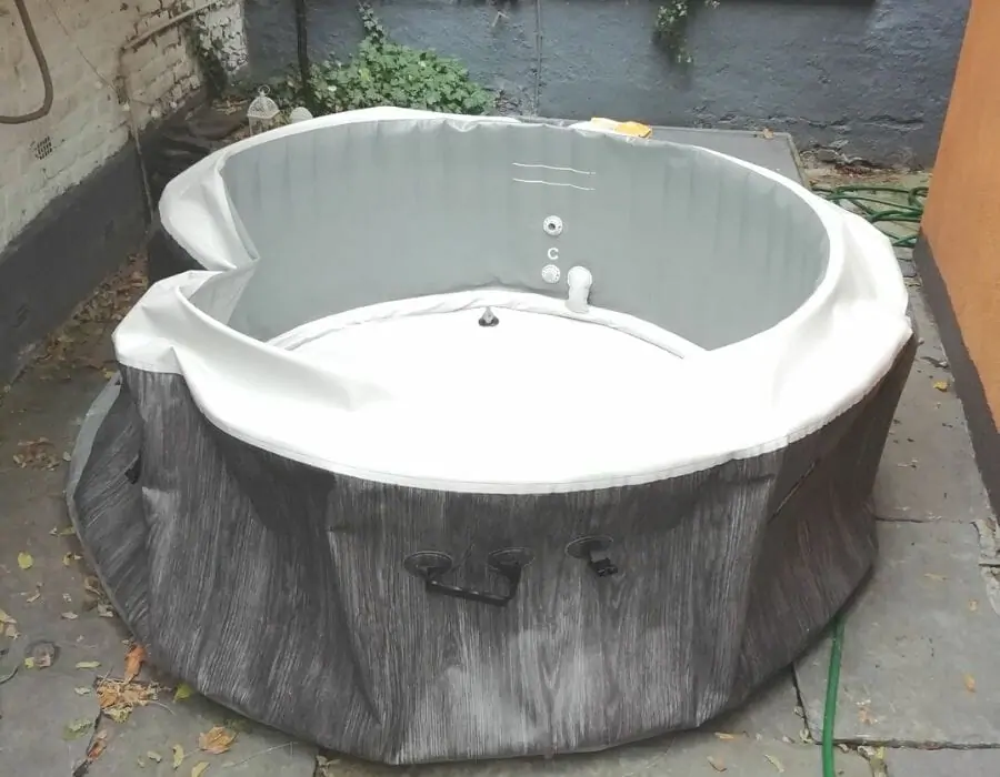 Hivernage jacuzzi Intex