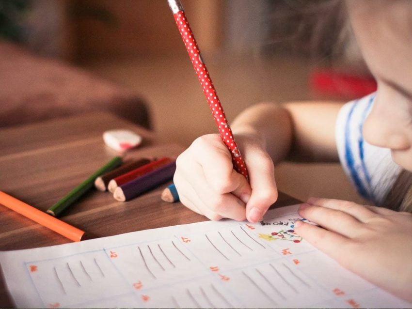 Enfants à la maison : aménager un coin bureau idéal