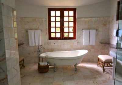 Bicarbonate et vinaigre pour nettoyer la maison 