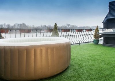 Hivernage : vider et ranger son jacuzzi gonflable pour l’hiver